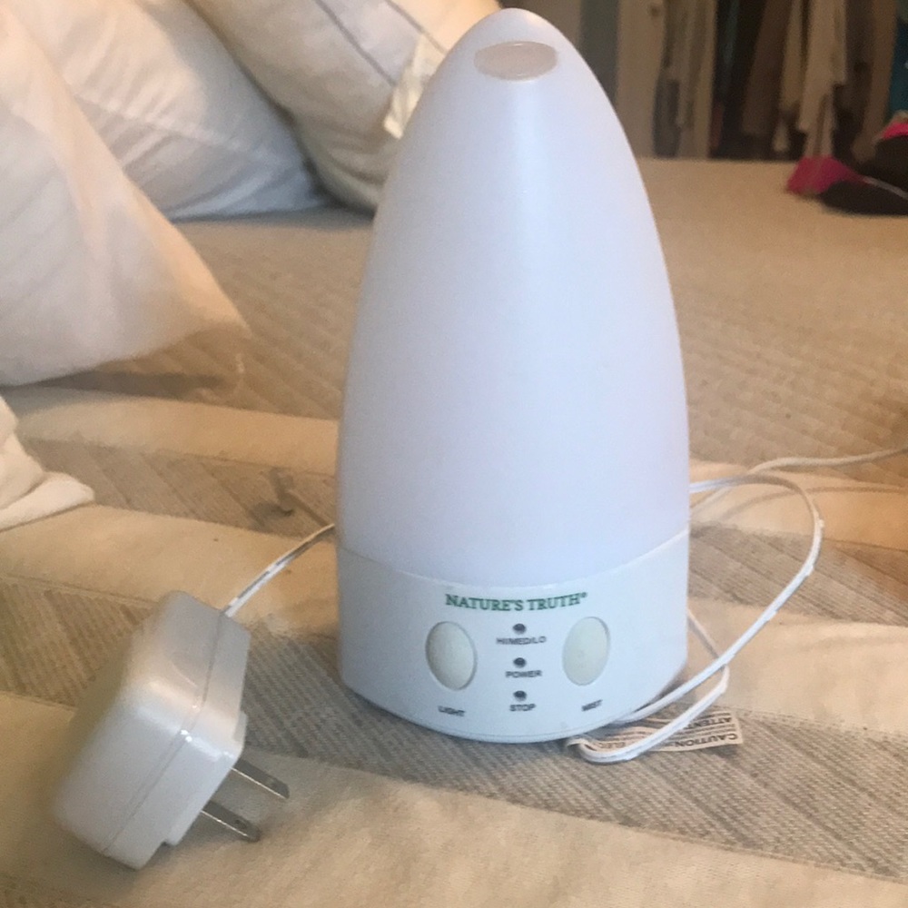 Essential oil diffuser